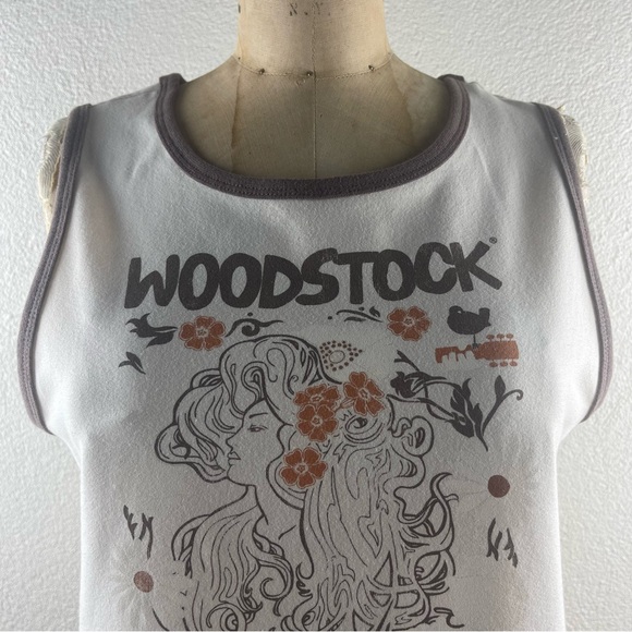 Woodstock l XL Hippies Welcome Novelty Graphic Festival Woman Hair Crop Tank Top - Picture 2 of 14